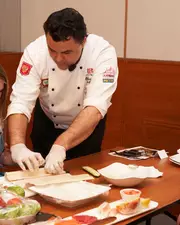 Enterrer sa vie de jeune fille avec un cours de sushi