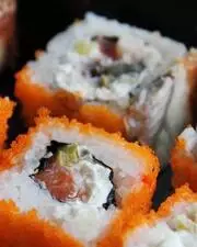 Les dessous de la fabrication des sushis industriels - Reportage Direct 8