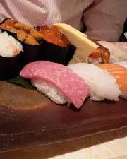 Sushi : peut-on remplacer le poisson cru par de la charcuterie ?