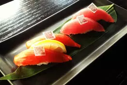 Des QR codes sur les sushis