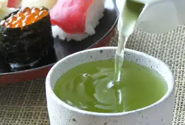 Sushis et thé vert, le secret de la longévité