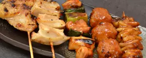 Les Yakitoris, brochettes japonaises adaptées aux goûts Européens